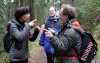 Eine Narzissen-Fhrung mit Gebrdensprach-bersetzung fand am Mittwoch, 22. April, im Nationalpark Eifel statt. Bildautor: H.-W. Dammers
