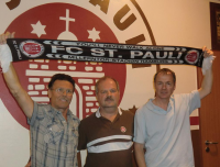Von links: 2. Fanclub-Leiter Tilo Körn, 1. Fanclub-Leiter Thomas Möhring und Kassierer Michael Scheffel